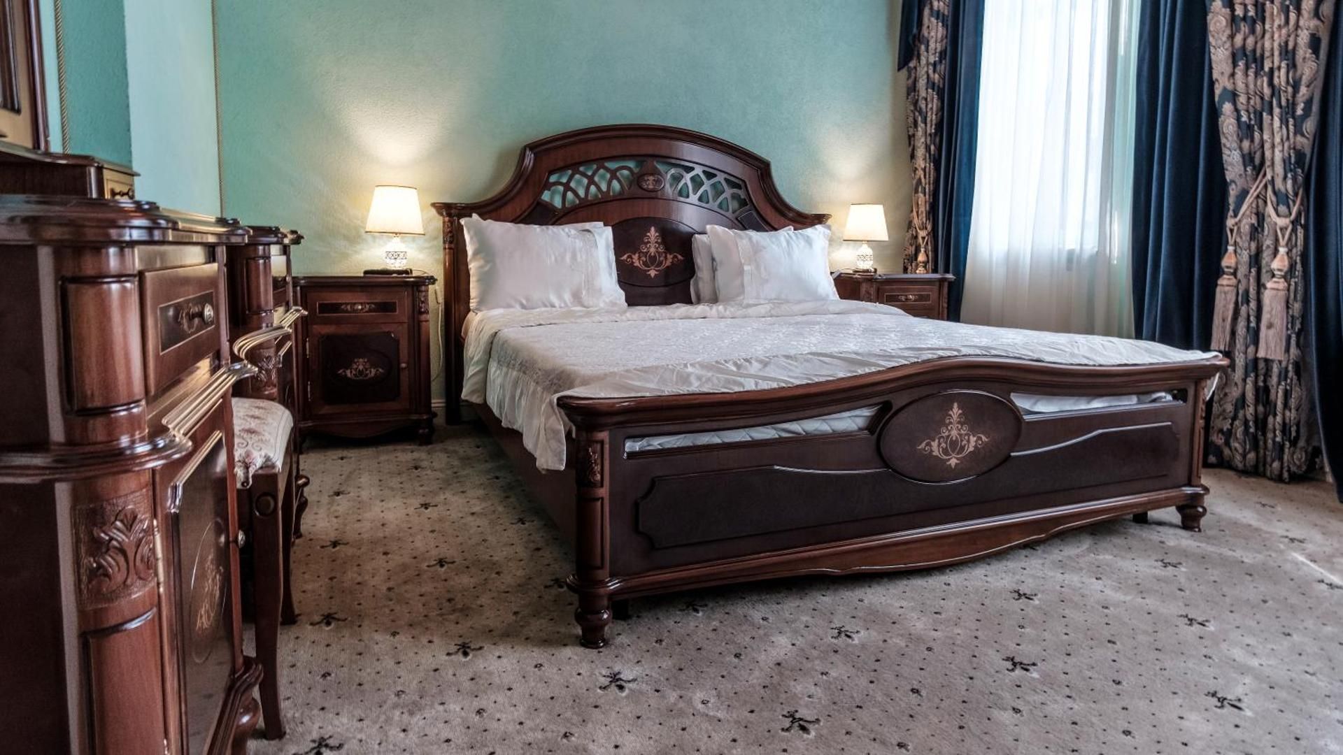 JMR Royal Deluxe King Suite 2