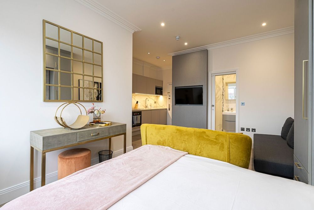 Luxury Apartments Near Harrods and the Science Museum Design Studio, Private Bathroom 6