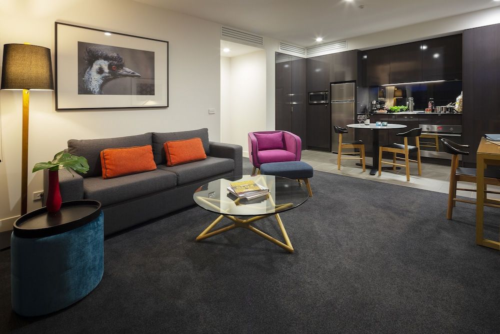 East Hotel Luxury Apartment 2