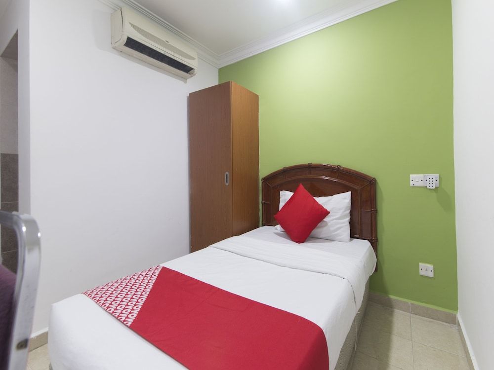 undefined OYO 805 Hotel Run Star 9