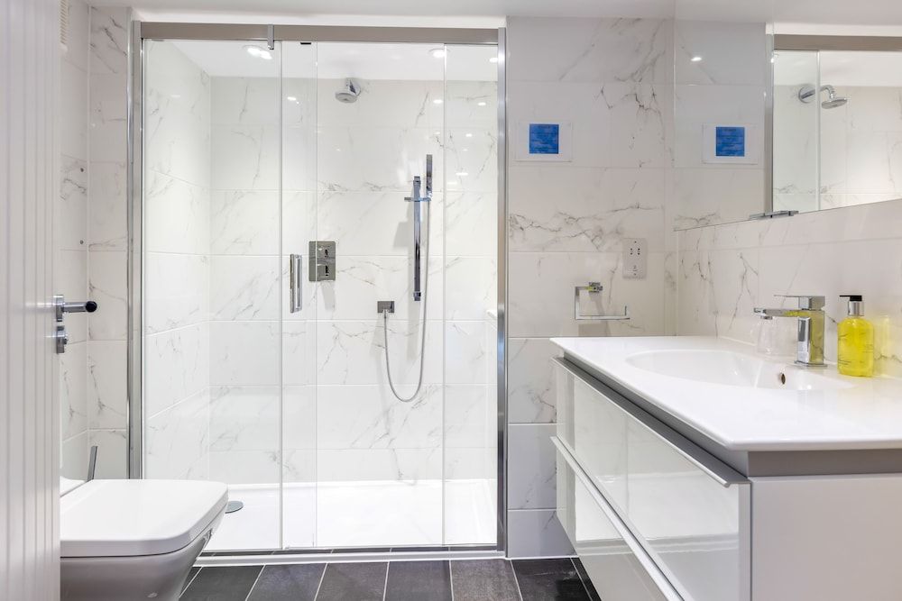 Polzeath Beach House Deluxe Double or Twin Room 3