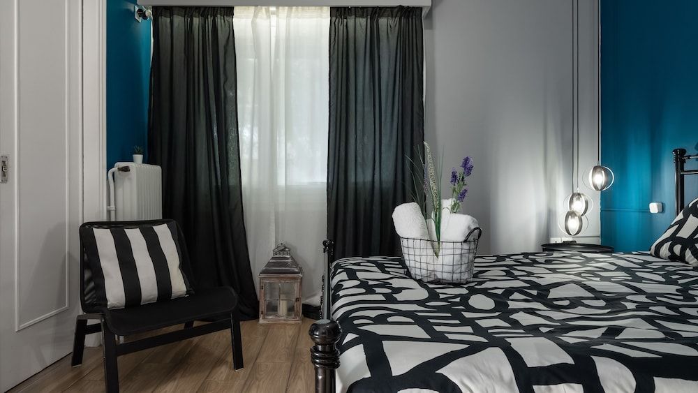 undefined Apartment at the foothills of Acropolis 4