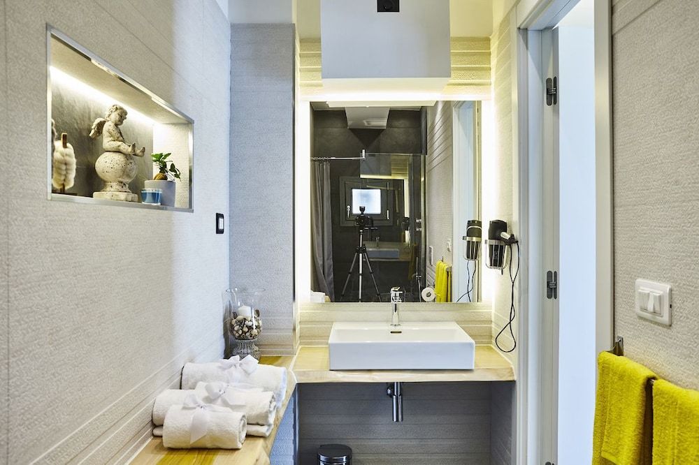 Incentro Rooms Deluxe Room 6