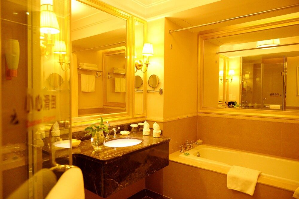 DaXingAnLing Jinma Palace Business Twin Room, Non Smoking 6