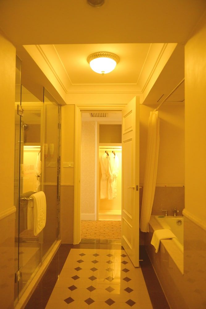 DaXingAnLing Jinma Palace Deluxe Suite 3