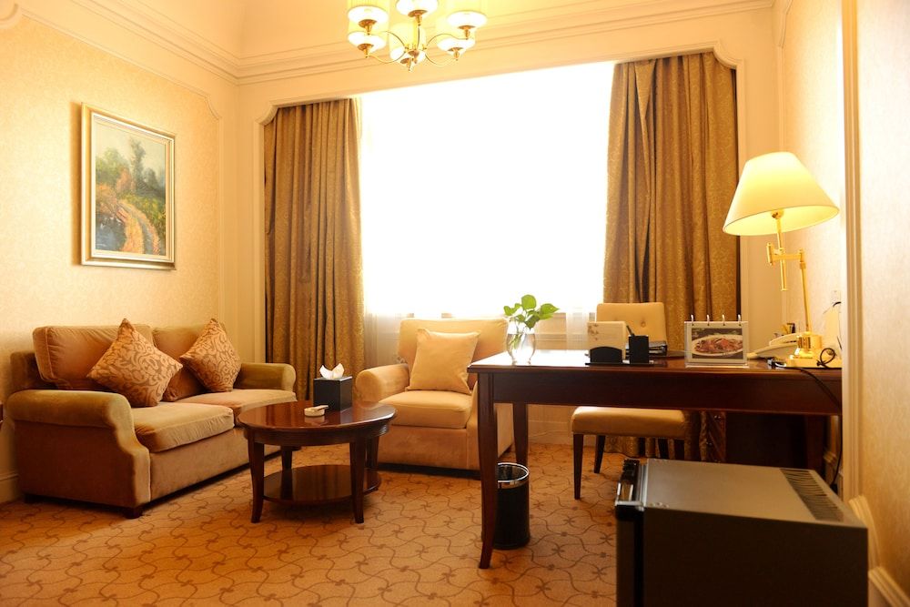 DaXingAnLing Jinma Palace Business Twin Room, Non Smoking 4