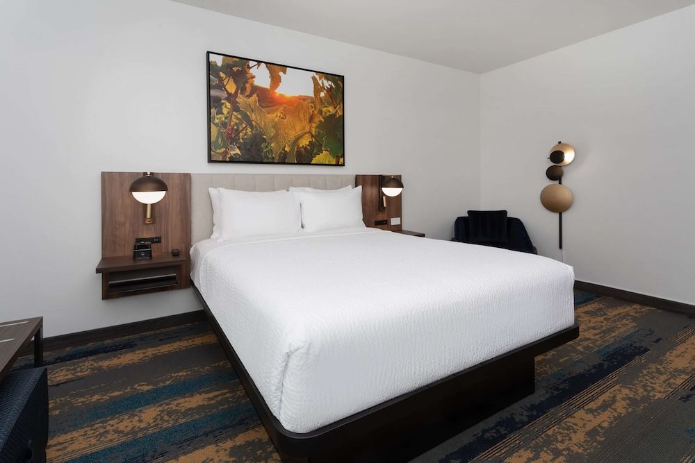 Room, 1 Queen Bed, Accessible, Non Smoking (Hearing)