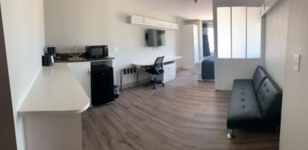 Crystal Inn Classic Studio Suite 2