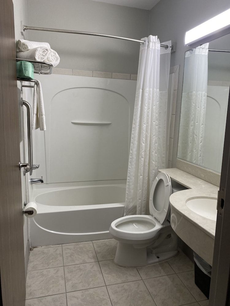 Crystal Inn Classic Studio Suite 3