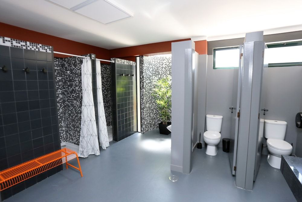 Hi Setubal Pousada de Juventude - Hostel 12-Bed Dormitory, Women only, Private Bathroom 2