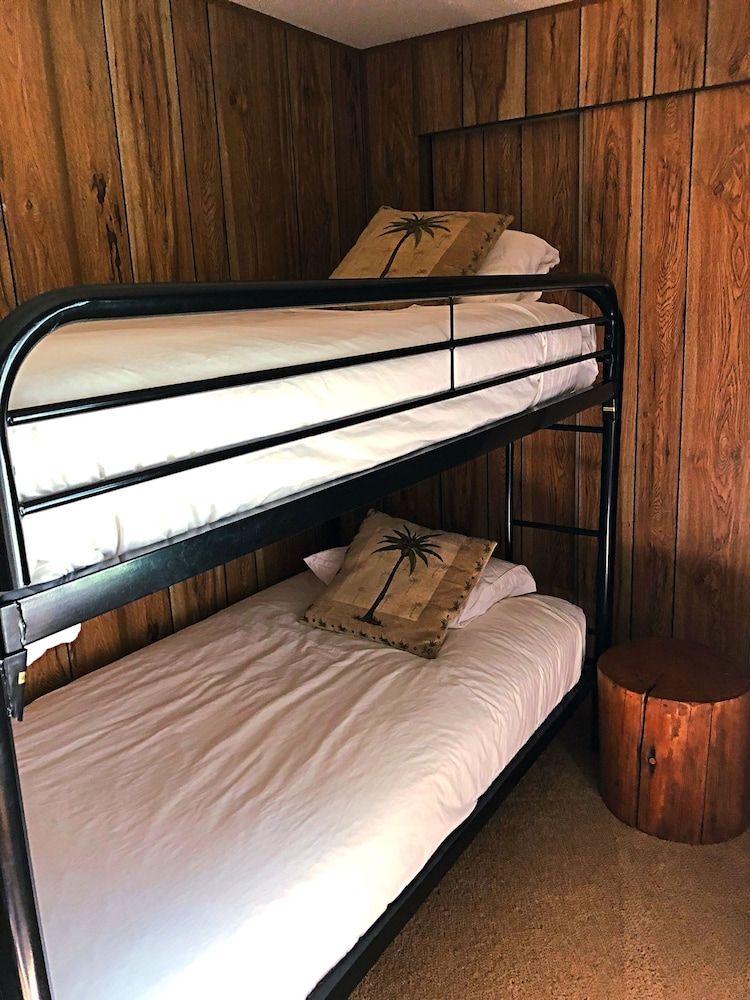 Hannon House Classic Cabin, Multiple Beds, Non Smoking, Mountain View 2