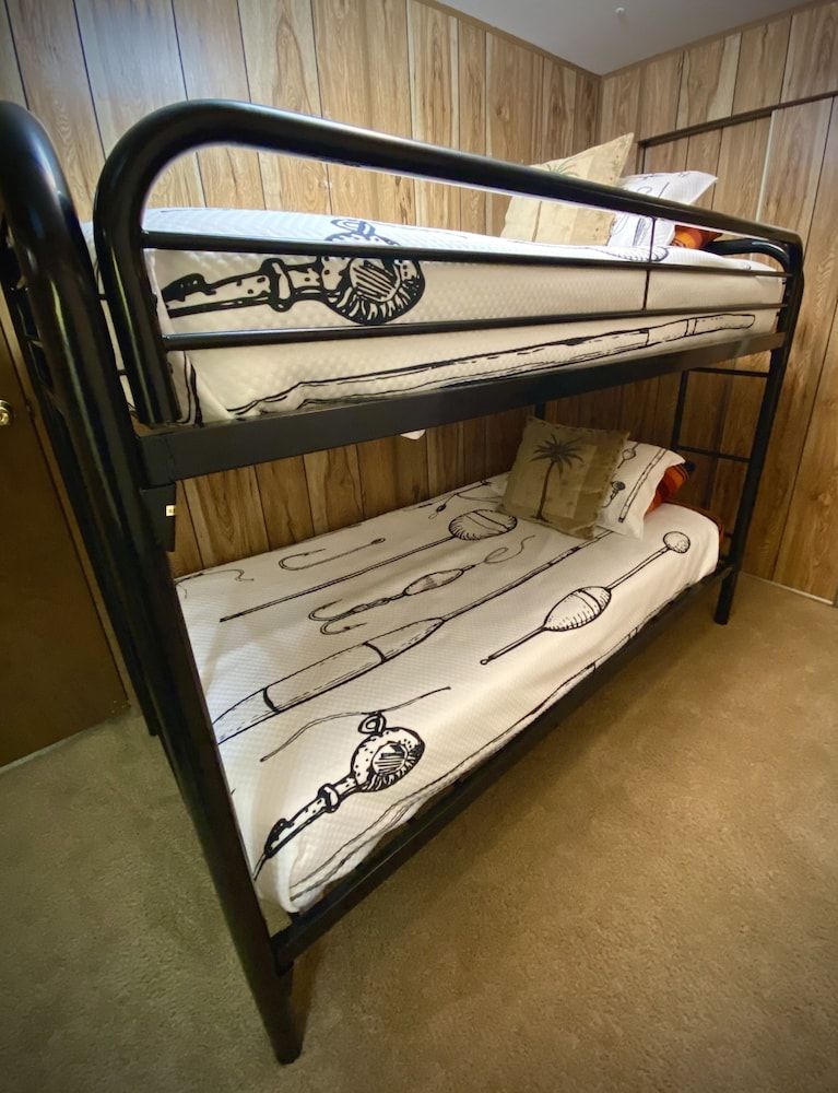 Hannon House Classic Cabin, Multiple Beds, Non Smoking, Mountain View 3