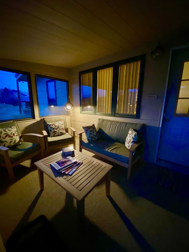 Hannon House Deluxe Bungalow, 1 King Bed, Non Smoking, Mountain View 7