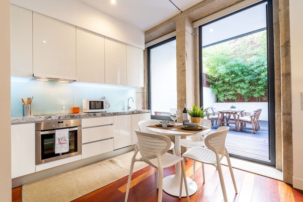 undefined Merc Porto Clerigos