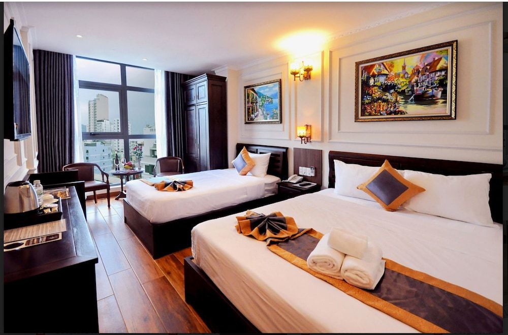 Deluxe Triple Room, City View