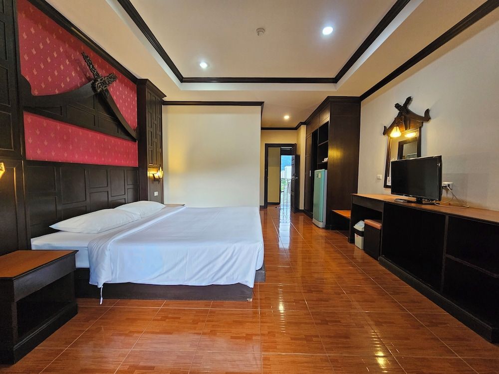 Nanai 2 Residence Patong Superior Room 4