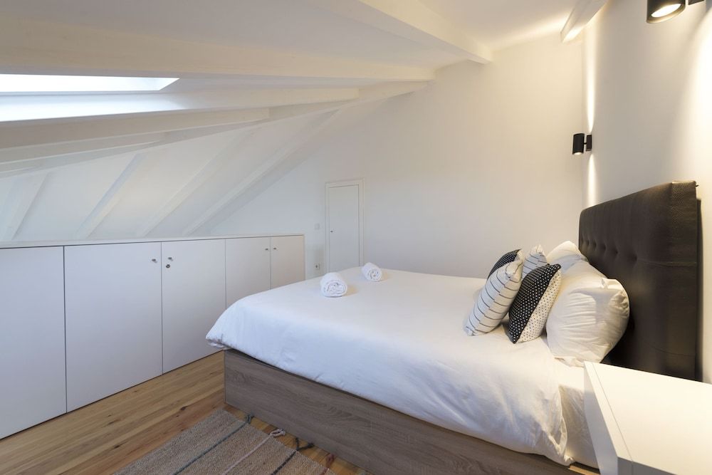 undefined The Blue Parrot 7