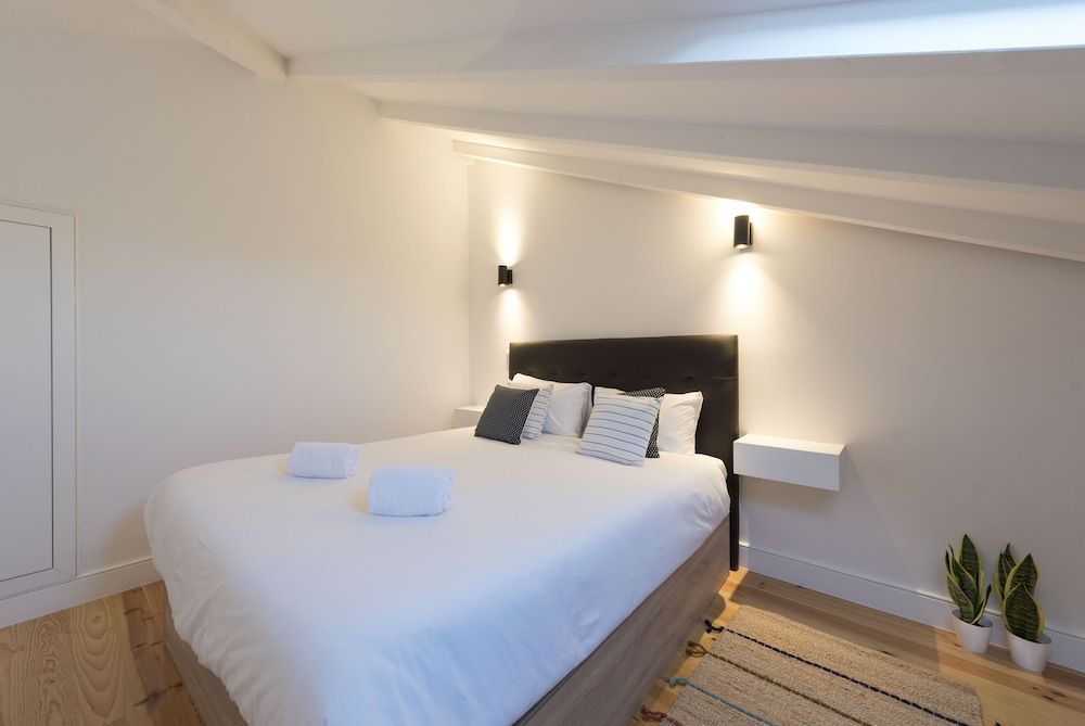 undefined The Blue Parrot 6