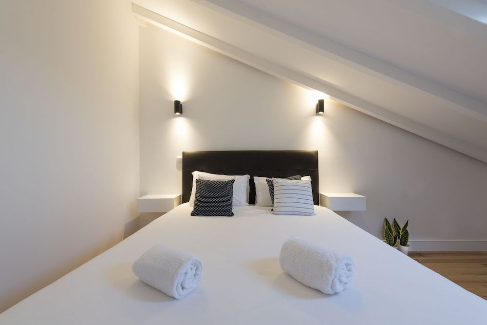 undefined The Blue Parrot 5