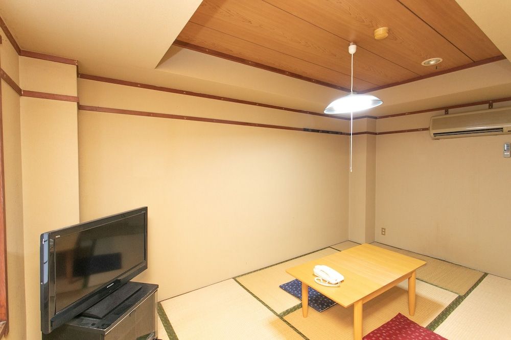 Japanese Style Room for 2 Guests with Shared Bathroom and Toilet