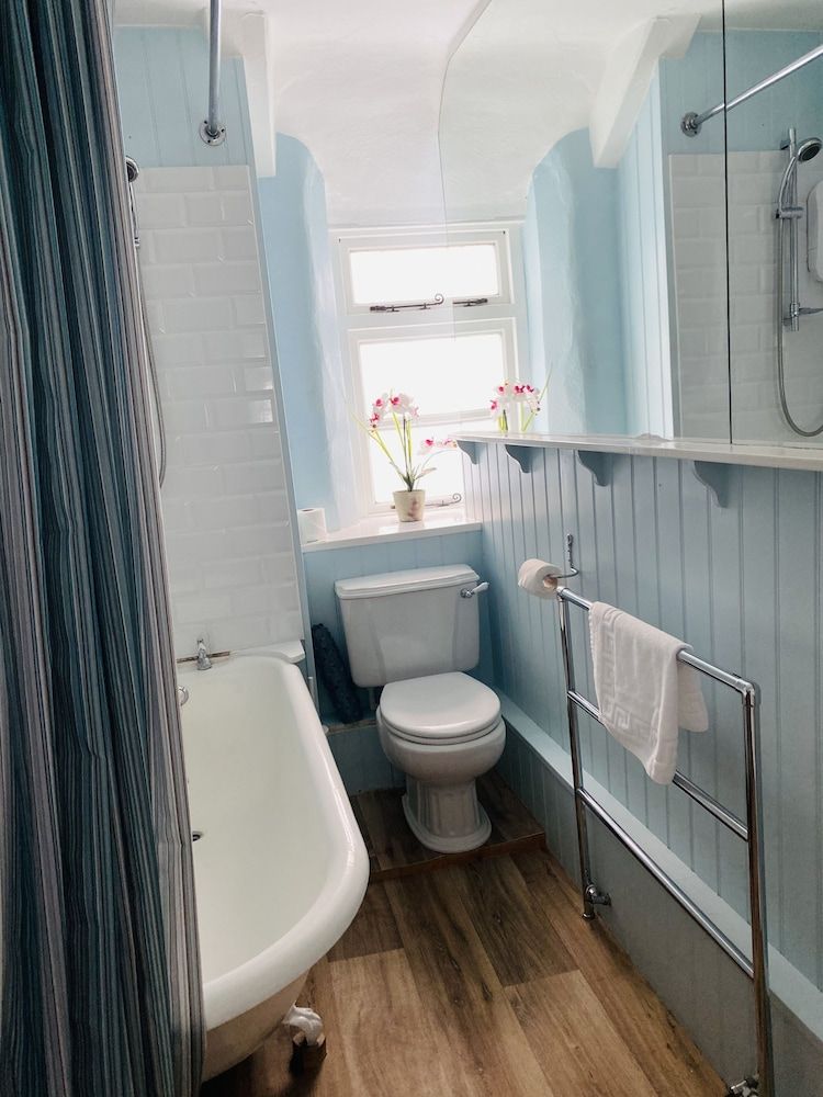 Royal Oak Inn Standard Double Room, 1 Double Bed, Ensuite 9