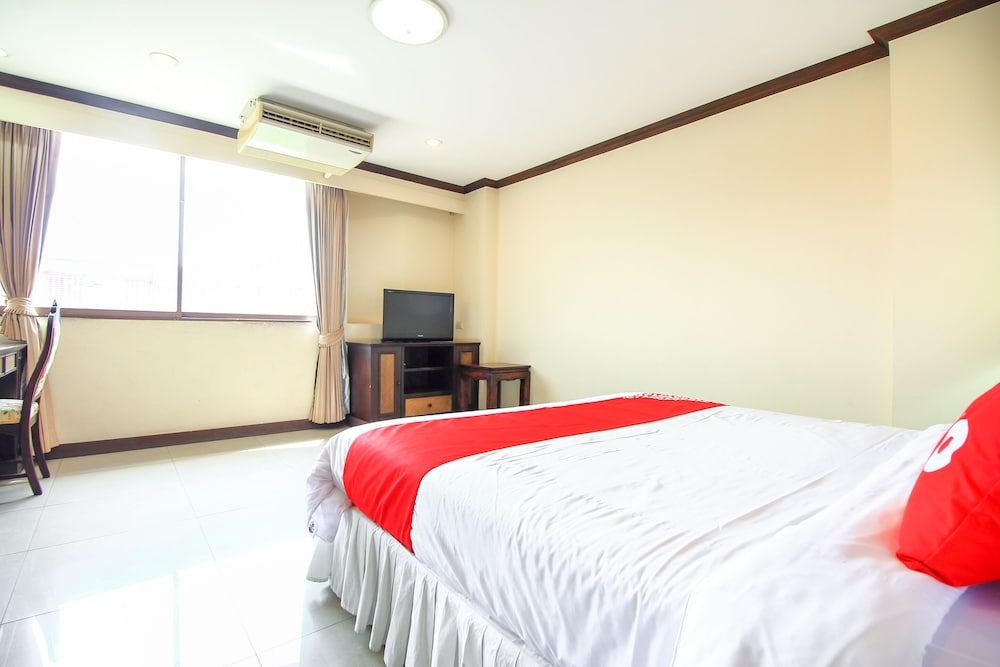 undefined OYO 383 White Inn Hotel 6