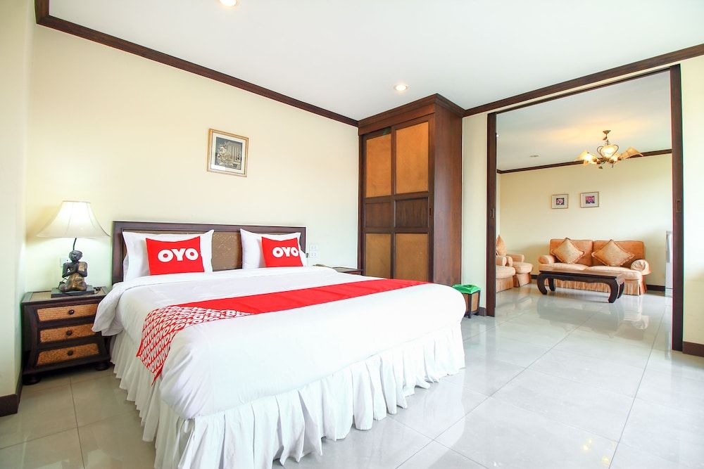 undefined OYO 383 White Inn Hotel 4