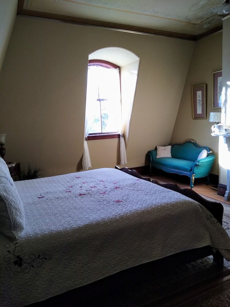 The Proctor Mansion Inn Room, 1 King Bed 4