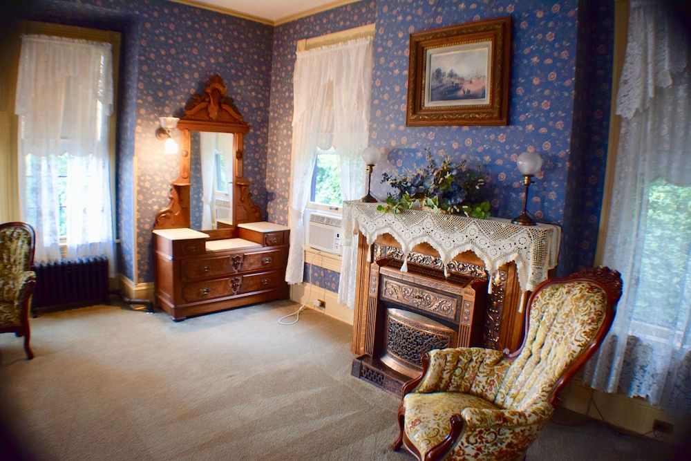 The Hancock House Mrs. Hancock  (2nd Floor) 9