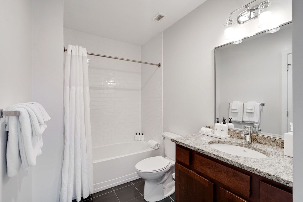 Suite, 1 Bedroom, City View
