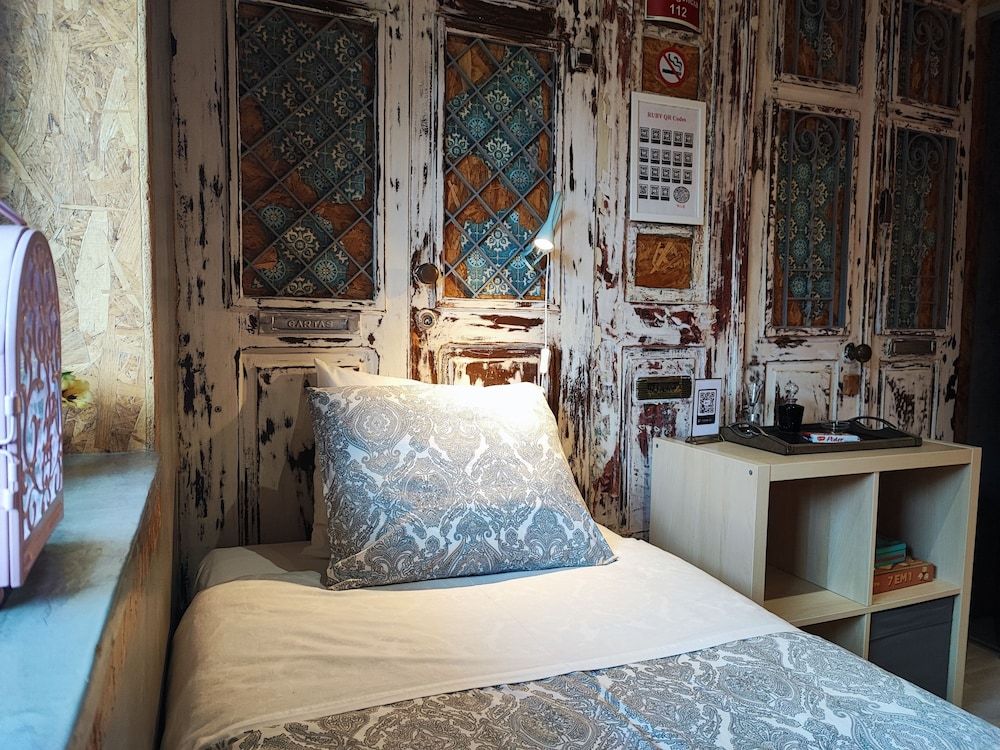 Ruby Charm Houses City Studio, Garden View 3