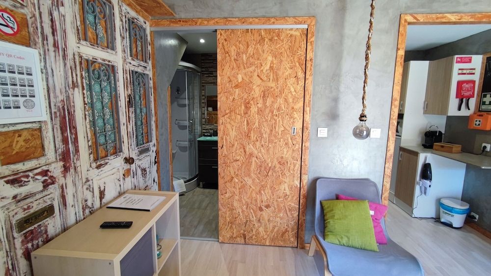 Ruby Charm Houses City Studio, Garden View 14