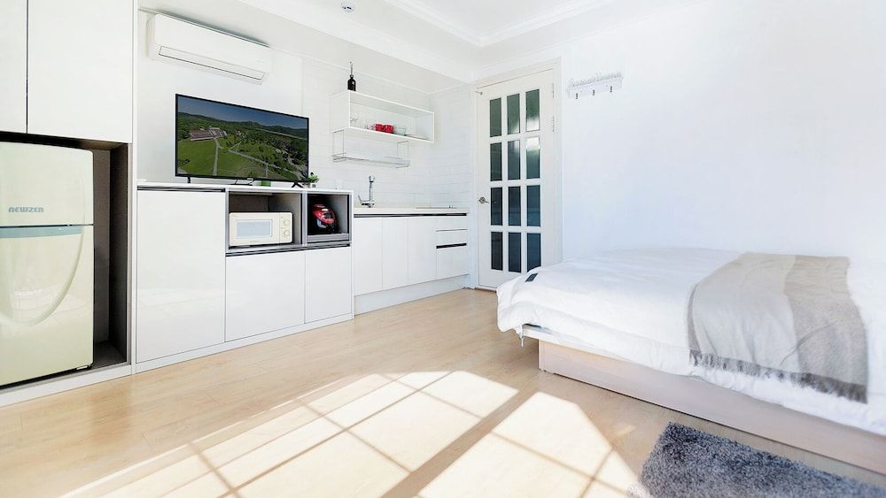 Sometown Pension Room (Sun / Moon) - Randomly Assigned 16