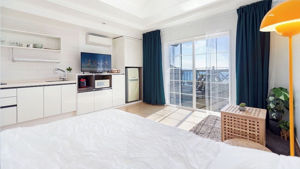 Sometown Pension Room (Sun / Moon) - Randomly Assigned 4