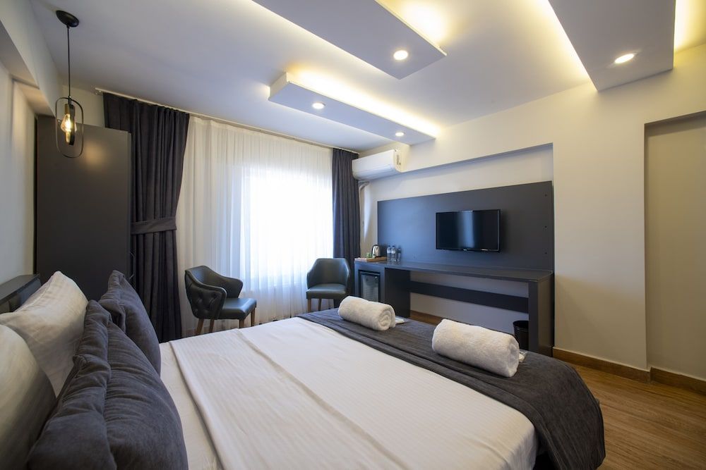 undefined Kanarya Suit 10