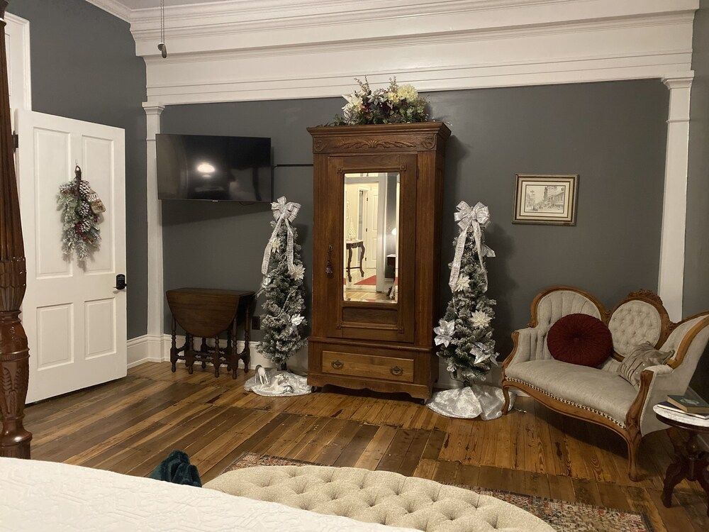 Belle Louise Historic Guest House Deluxe Single Room 5