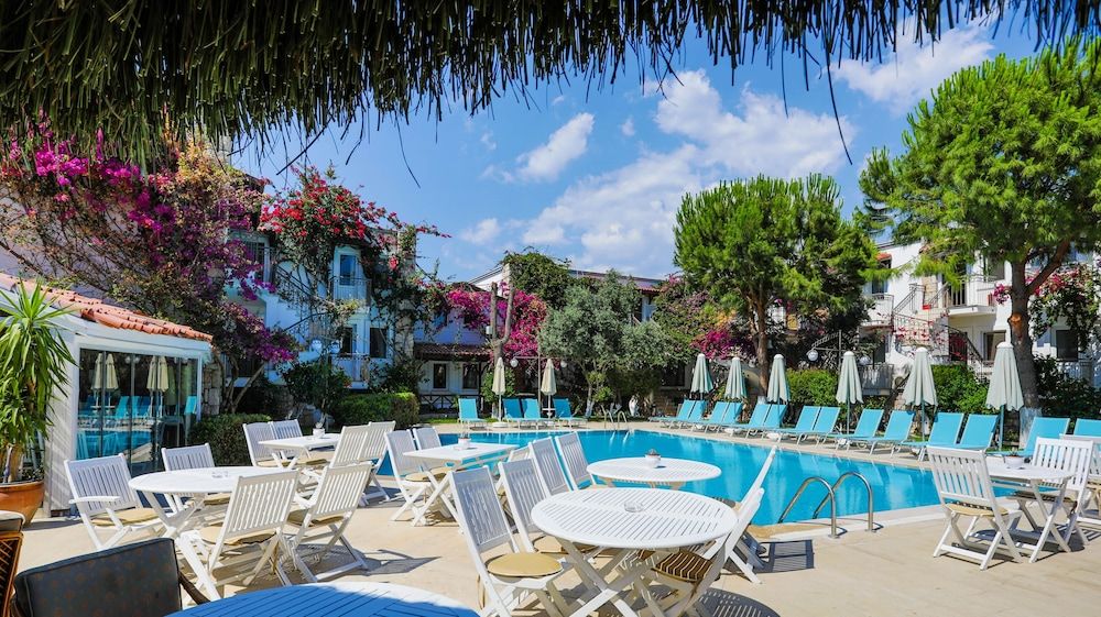 undefined Moonshine Hotel & Suites 10