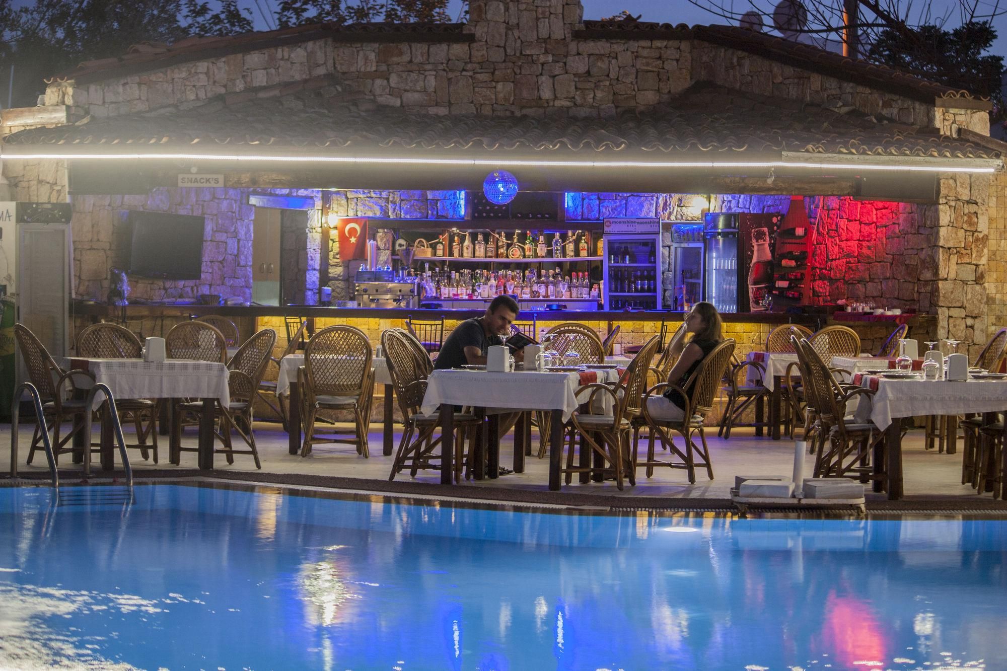 undefined Moonshine Hotel & Suites 7