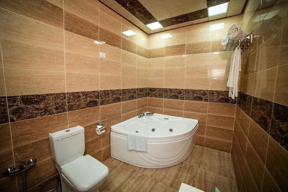 Continental Hotel Triple Room 4
