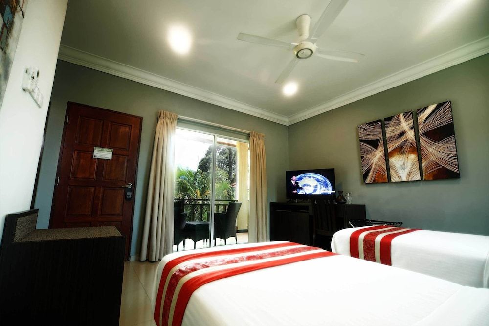 Tioman Dive Resort Deluxe Double or Twin Room (with A/C) 3