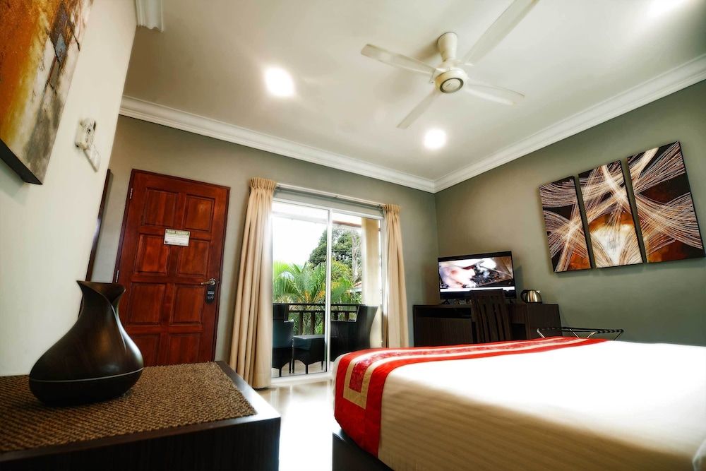 Tioman Dive Resort Deluxe Double or Twin Room (with A/C) 14