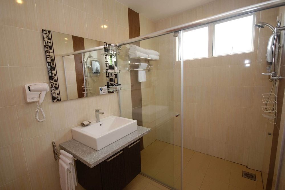 Tioman Dive Resort Deluxe Double or Twin Room (with A/C) 13