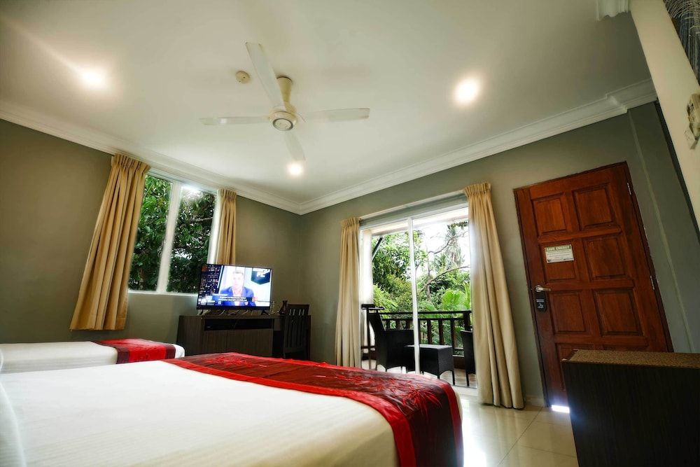 Tioman Dive Resort Deluxe Triple Room (with A/C) 12