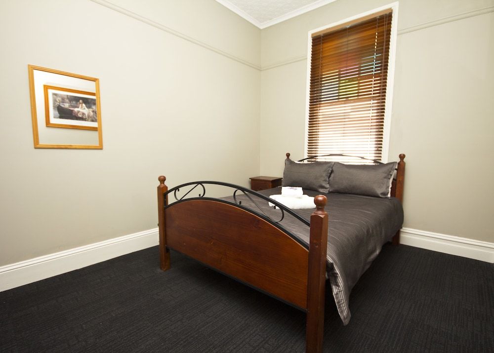 Peden's Hotel Standard Room, Non Smoking, Shared Bathroom (Double Room) 3