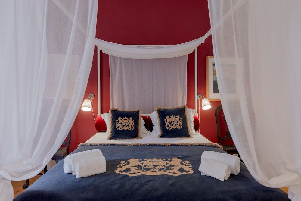 Spirit of Art in the Heart of Lisbon Apartment, 2 Bedrooms, Balcony, Garden View 13