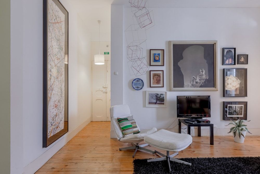 Spirit of Art in the Heart of Lisbon Apartment, 2 Bedrooms, Balcony, Garden View 21