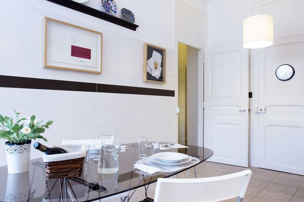 Spirit of Art in the Heart of Lisbon Apartment, 2 Bedrooms, Balcony, Garden View 19