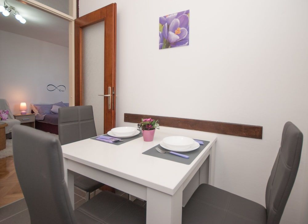 undefined Studio apartment Tina 8