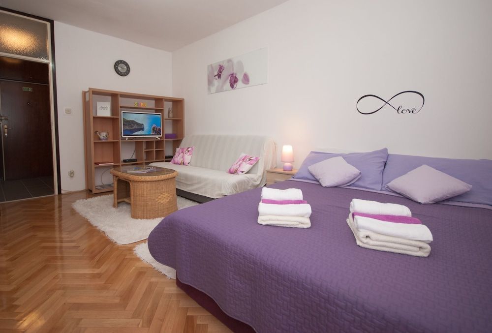 undefined Studio apartment Tina 4