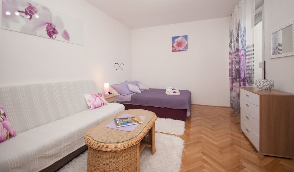 undefined Studio apartment Tina 3